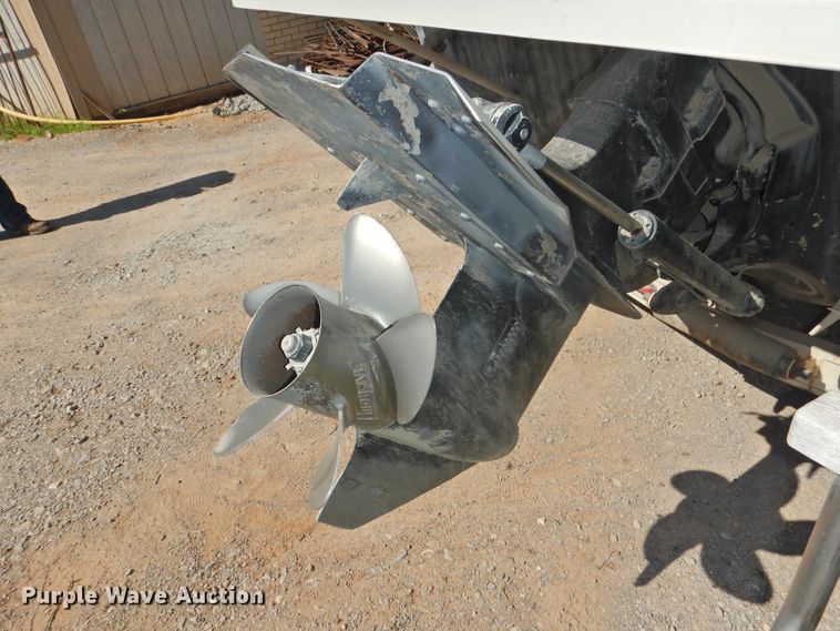 image for item DK2240 1988 Sea Ray 230 Weekender  boat