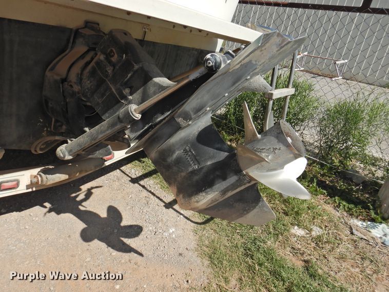 image for item DK2240 1988 Sea Ray 230 Weekender  boat