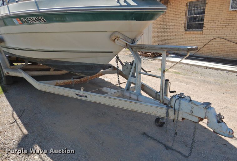 image for item DK2240 1988 Sea Ray 230 Weekender  boat