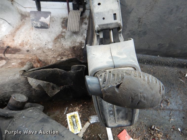 image for item DK5697 2005 International 4300  truck cab and chassis