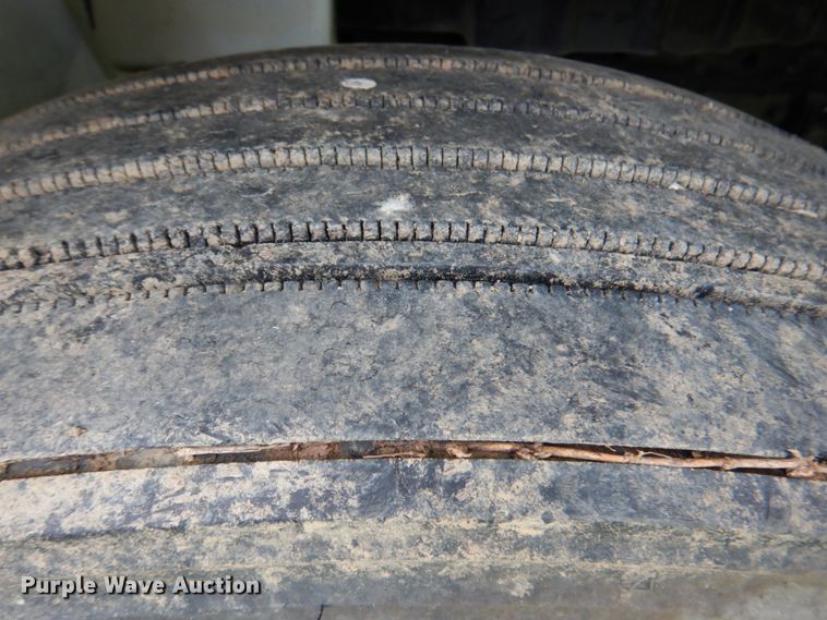 image for item DK5697 2005 International 4300  truck cab and chassis