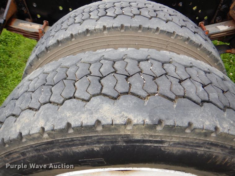 image for item DK5697 2005 International 4300  truck cab and chassis