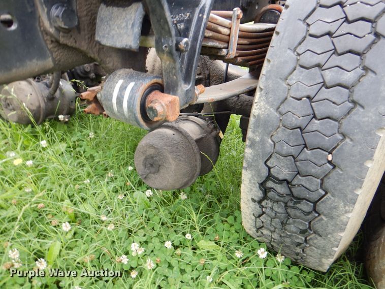 image for item DK5697 2005 International 4300  truck cab and chassis