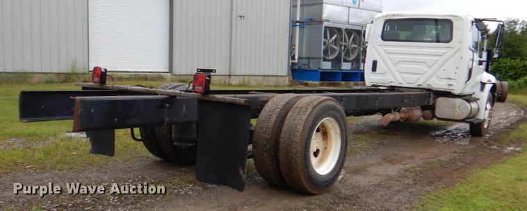 image for item DK5699 2011 International 4300  truck cab and chassis