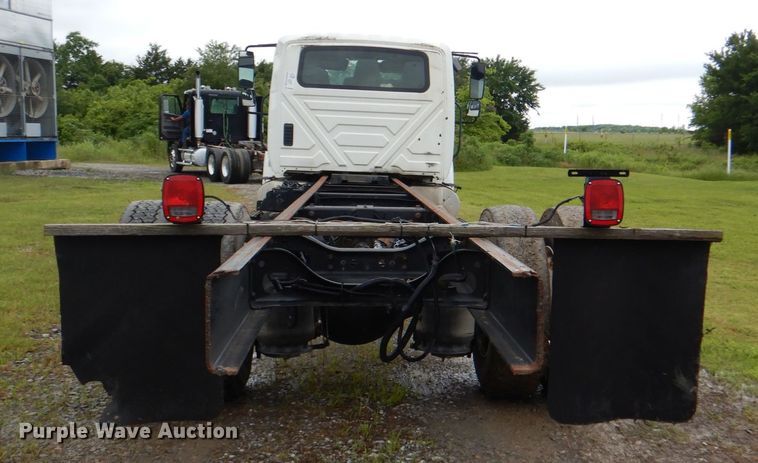 image for item DK5699 2011 International 4300  truck cab and chassis