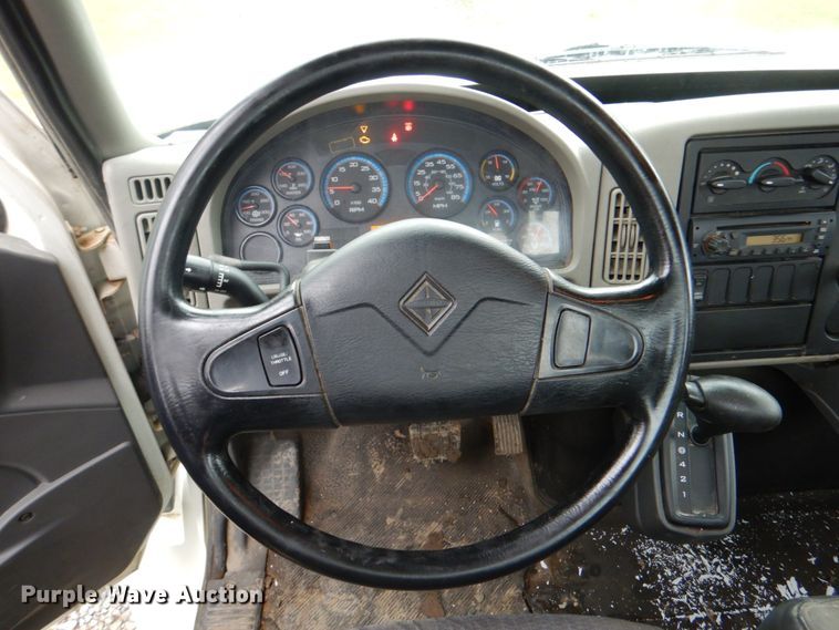 image for item DK5699 2011 International 4300  truck cab and chassis