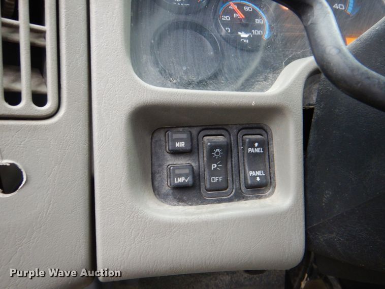 image for item DK5699 2011 International 4300  truck cab and chassis