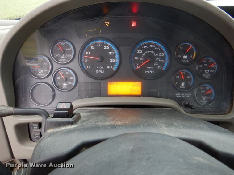 image for item DK5699 2011 International 4300  truck cab and chassis