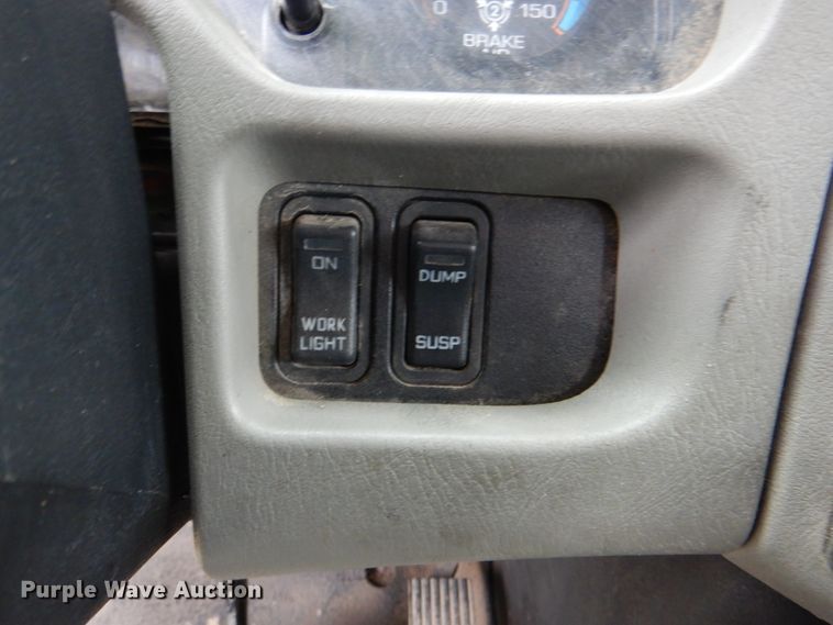 image for item DK5699 2011 International 4300  truck cab and chassis