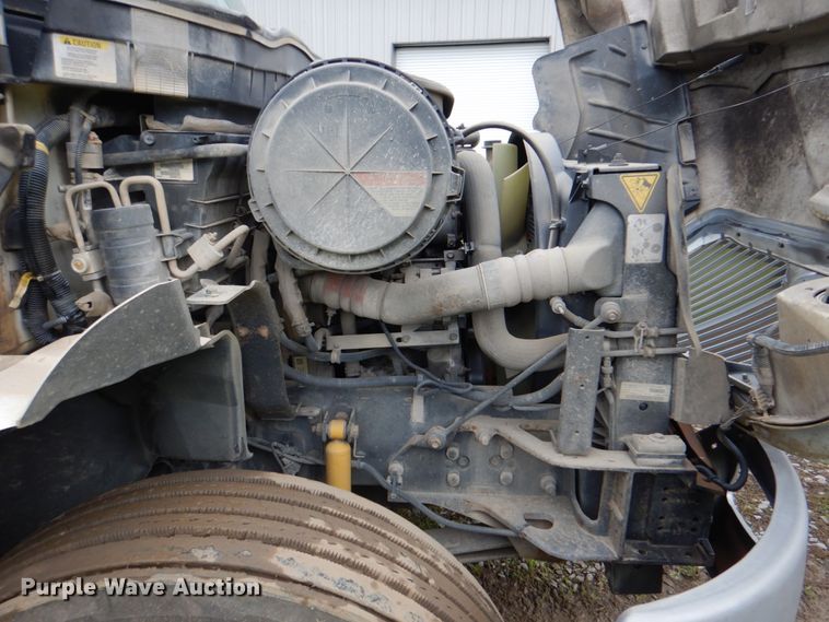 image for item DK5699 2011 International 4300  truck cab and chassis