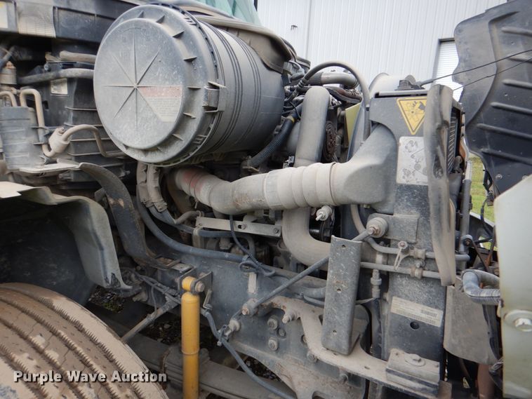 image for item DK5699 2011 International 4300  truck cab and chassis