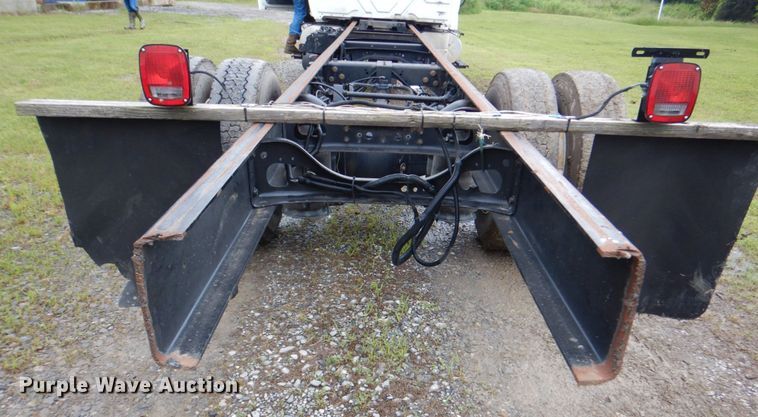 image for item DK5699 2011 International 4300  truck cab and chassis