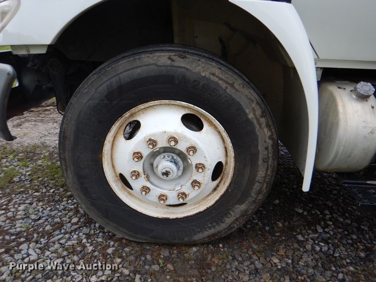 image for item DK5699 2011 International 4300  truck cab and chassis