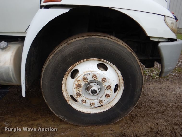 image for item DK5699 2011 International 4300  truck cab and chassis