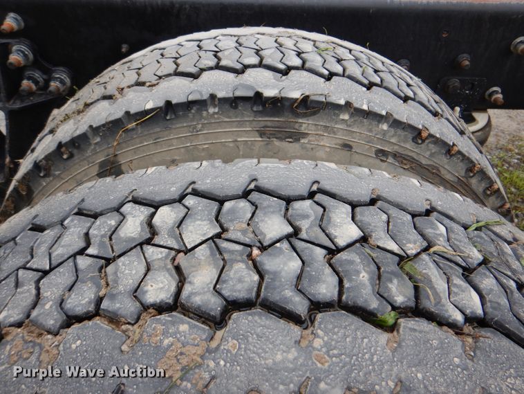 image for item DK5699 2011 International 4300  truck cab and chassis