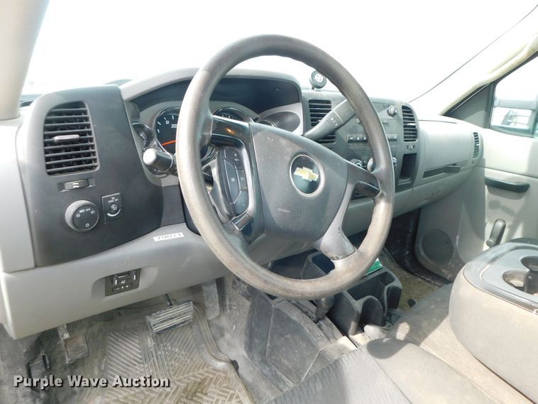 image for item DK8553 2011 Chevrolet Silverado 2500HD  pickup truck