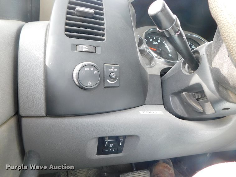 image for item DK8553 2011 Chevrolet Silverado 2500HD  pickup truck