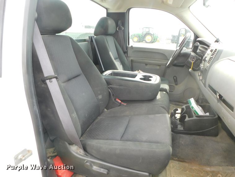 image for item DK8553 2011 Chevrolet Silverado 2500HD  pickup truck