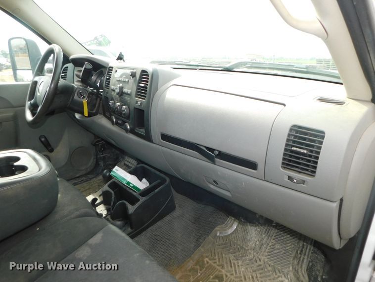 image for item DK8553 2011 Chevrolet Silverado 2500HD  pickup truck