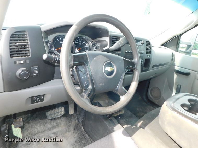 image for item DK8554 2011 Chevrolet Silverado 2500HD  utility bed pickup truck