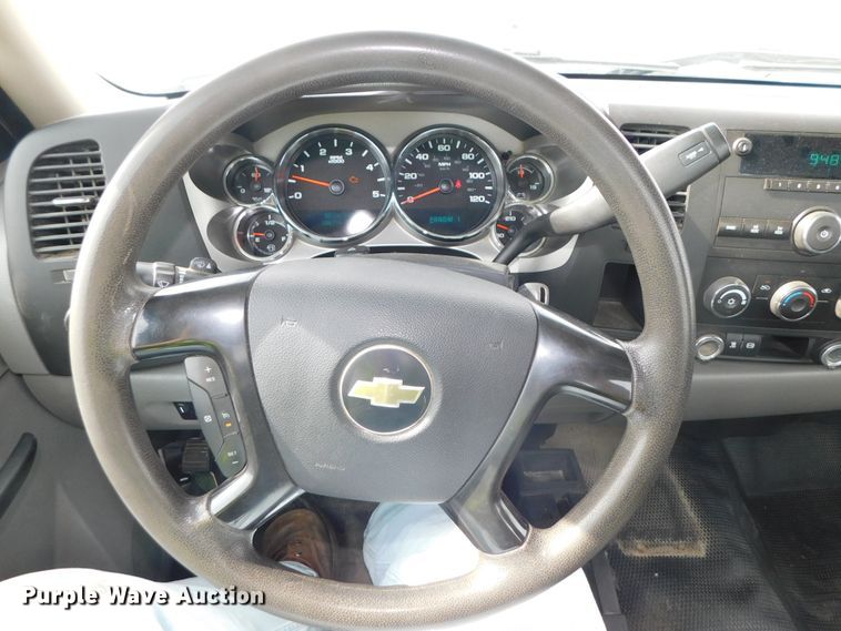 image for item DK8554 2011 Chevrolet Silverado 2500HD  utility bed pickup truck