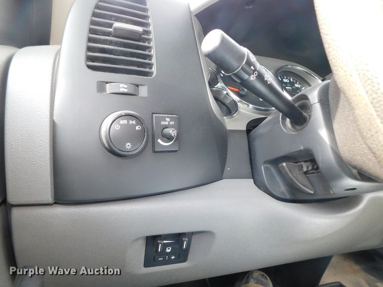 image for item DK8554 2011 Chevrolet Silverado 2500HD  utility bed pickup truck