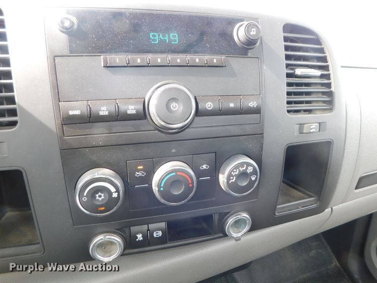 image for item DK8554 2011 Chevrolet Silverado 2500HD  utility bed pickup truck