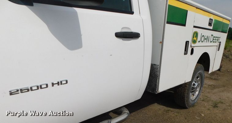 image for item DK8554 2011 Chevrolet Silverado 2500HD  utility bed pickup truck