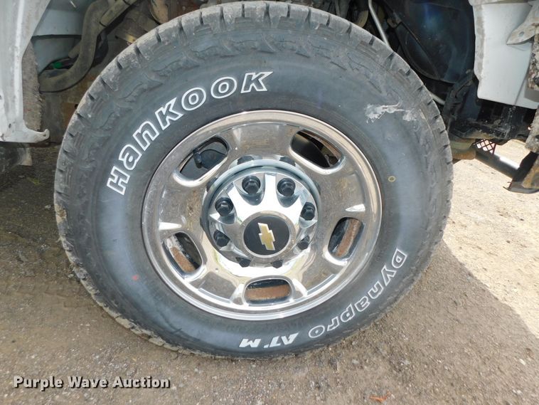 image for item DK8554 2011 Chevrolet Silverado 2500HD  utility bed pickup truck