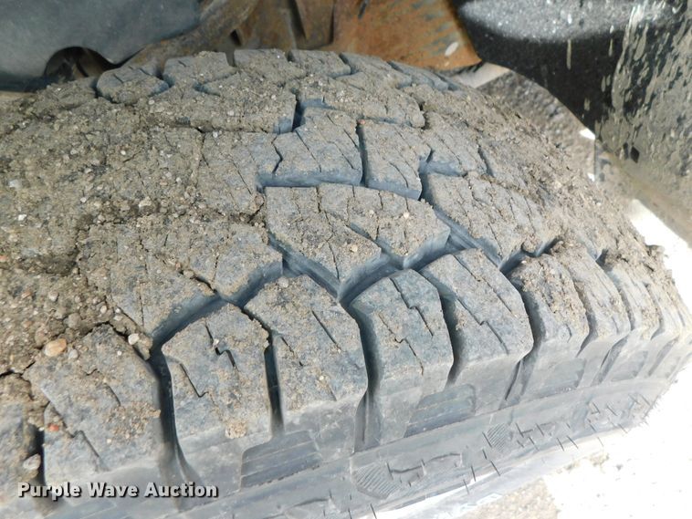 image for item DK8554 2011 Chevrolet Silverado 2500HD  utility bed pickup truck