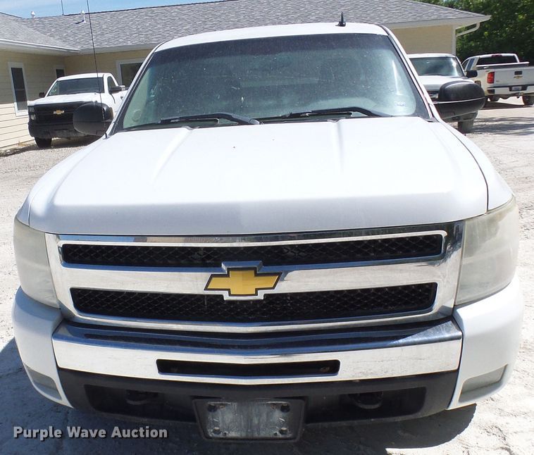 image for item DL0988 2011 Chevrolet Silverado 1500  Ext. Cab pickup truck