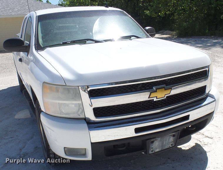image for item DL0988 2011 Chevrolet Silverado 1500  Ext. Cab pickup truck