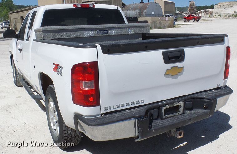 image for item DL0988 2011 Chevrolet Silverado 1500  Ext. Cab pickup truck