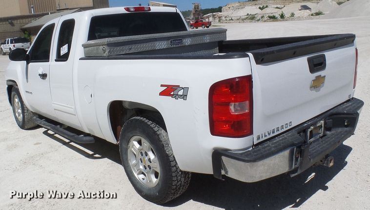 image for item DL0988 2011 Chevrolet Silverado 1500  Ext. Cab pickup truck