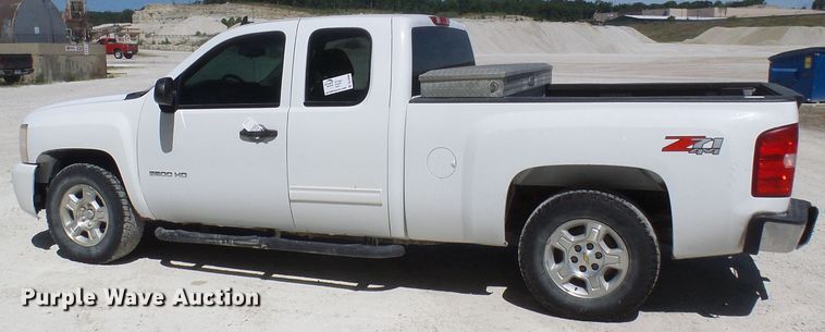 image for item DL0988 2011 Chevrolet Silverado 1500  Ext. Cab pickup truck