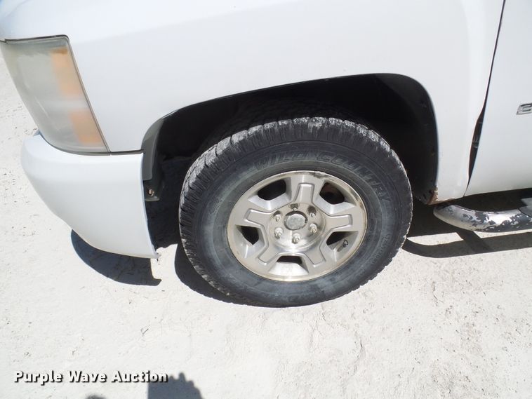 image for item DL0988 2011 Chevrolet Silverado 1500  Ext. Cab pickup truck