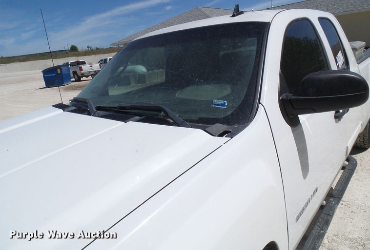 image for item DL0988 2011 Chevrolet Silverado 1500  Ext. Cab pickup truck