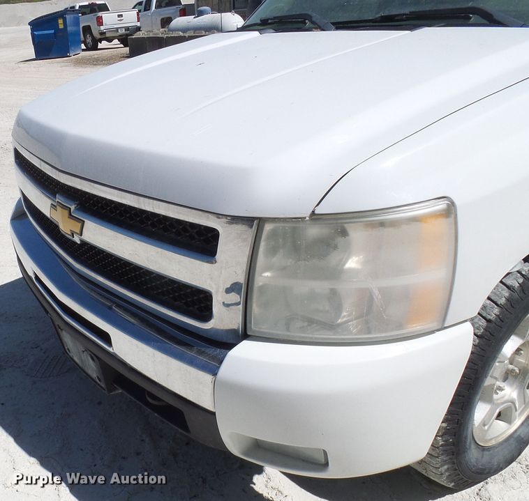 image for item DL0988 2011 Chevrolet Silverado 1500  Ext. Cab pickup truck