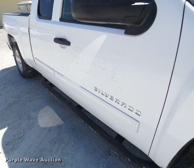 image for item DL0988 2011 Chevrolet Silverado 1500  Ext. Cab pickup truck