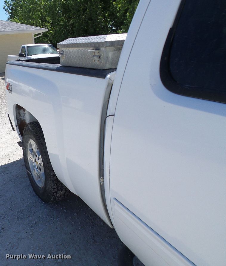 image for item DL0988 2011 Chevrolet Silverado 1500  Ext. Cab pickup truck