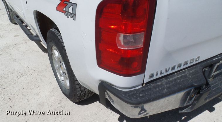 image for item DL0988 2011 Chevrolet Silverado 1500  Ext. Cab pickup truck