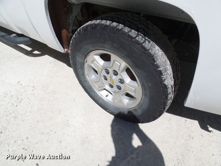 image for item DL0988 2011 Chevrolet Silverado 1500  Ext. Cab pickup truck