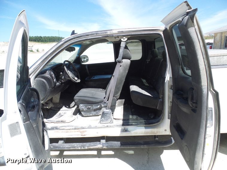 image for item DL0988 2011 Chevrolet Silverado 1500  Ext. Cab pickup truck