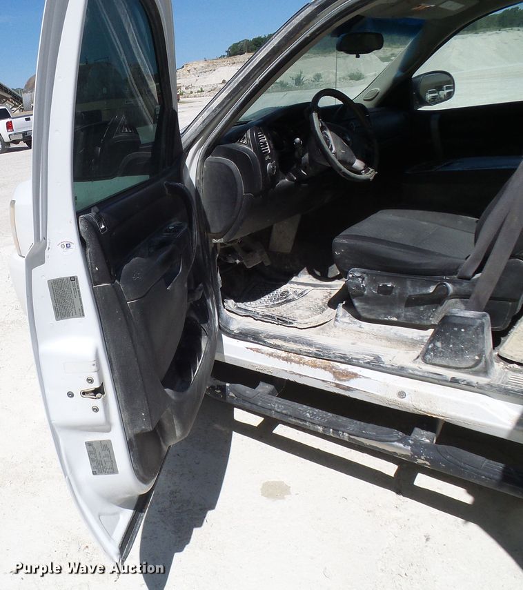 image for item DL0988 2011 Chevrolet Silverado 1500  Ext. Cab pickup truck