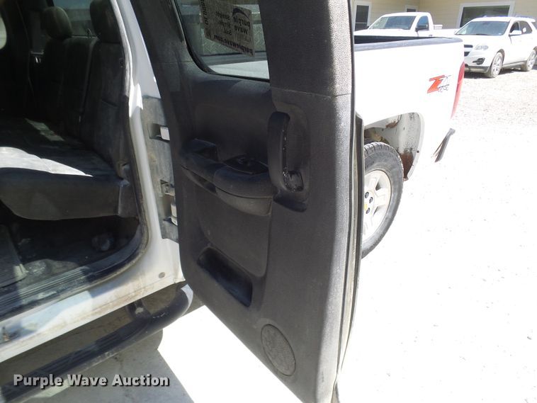 image for item DL0988 2011 Chevrolet Silverado 1500  Ext. Cab pickup truck