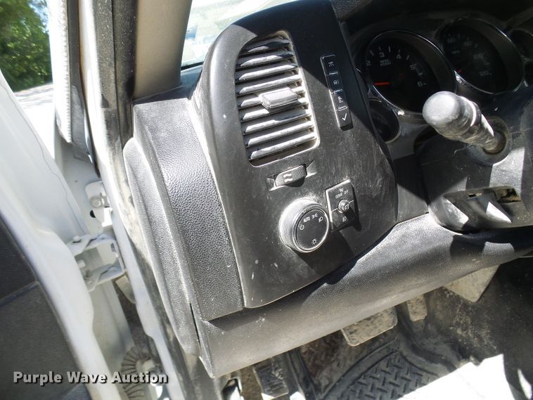 image for item DL0988 2011 Chevrolet Silverado 1500  Ext. Cab pickup truck