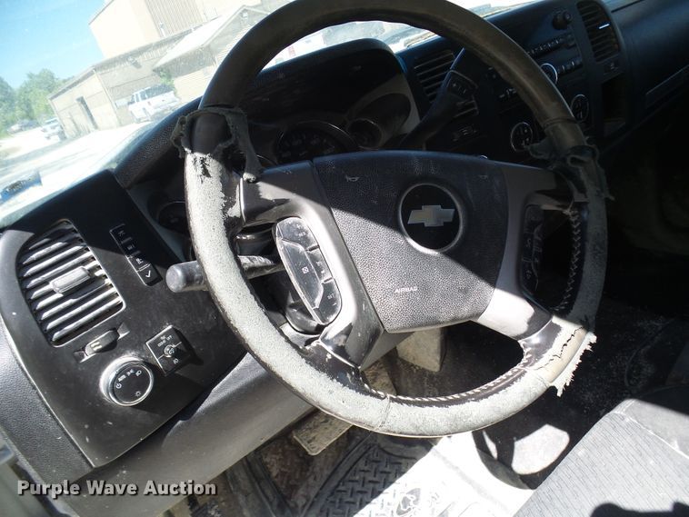 image for item DL0988 2011 Chevrolet Silverado 1500  Ext. Cab pickup truck