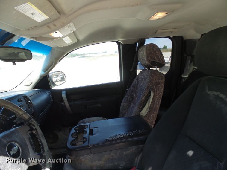 image for item DL0988 2011 Chevrolet Silverado 1500  Ext. Cab pickup truck