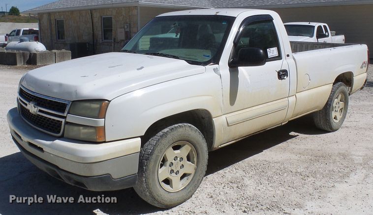 image for item DL0989 2006 Chevrolet Silverado 1500  pickup truck