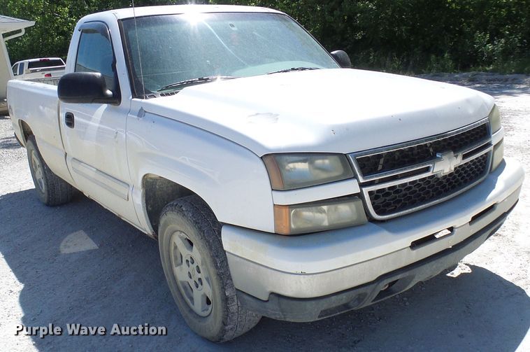 image for item DL0989 2006 Chevrolet Silverado 1500  pickup truck